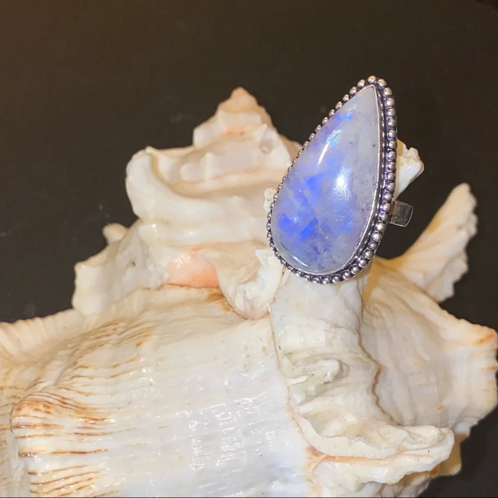Rainbow Moonstone teardrop gemstone ring. - Picture 3 of 10